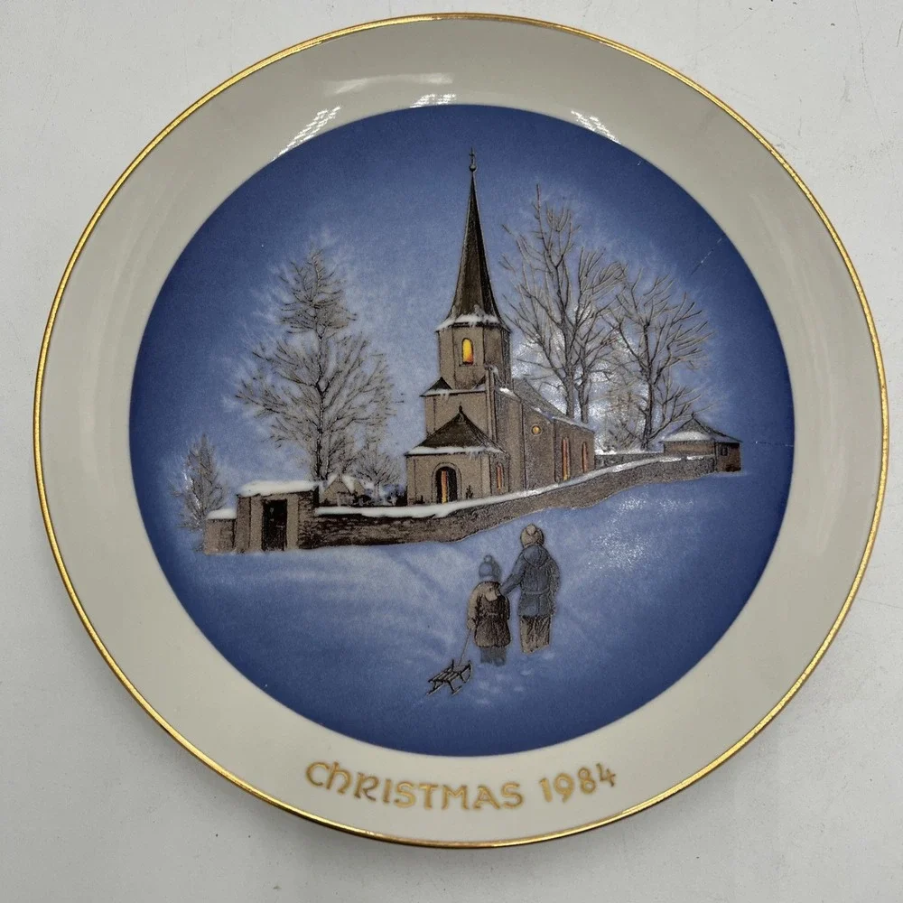 Vintage Christmas 1984 Collector Plate Village Church Snow Children Sled Gold